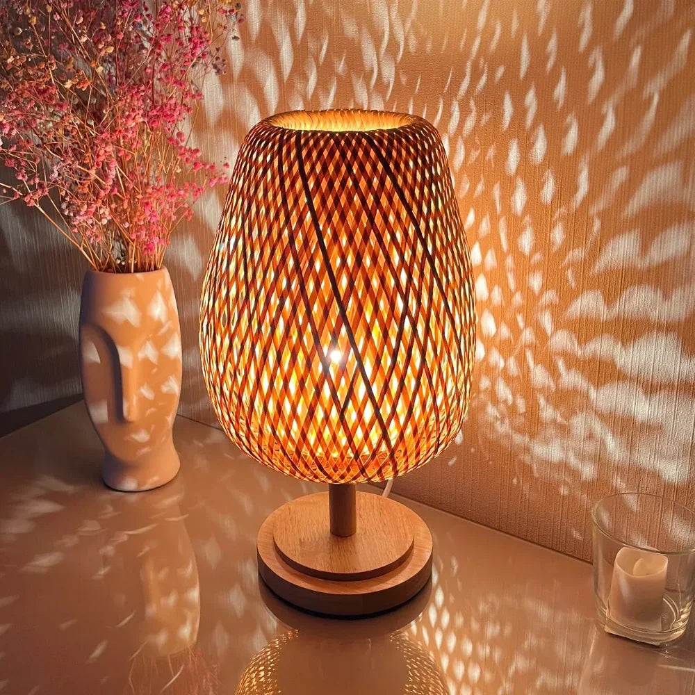 Luminária de Mesa Bambu Rattan